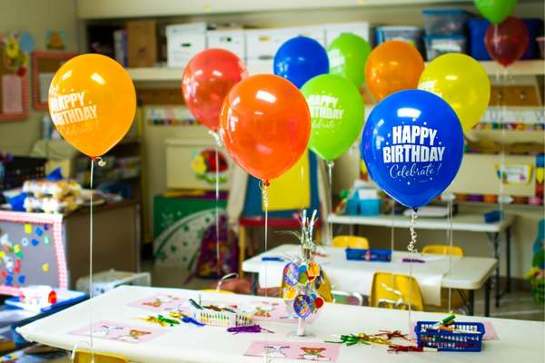 how to decorate table for birthday party safely