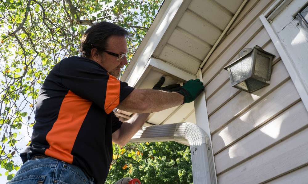 How to install an outdoor light on vinyl siding